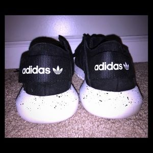 Adidas Tennis Shoes